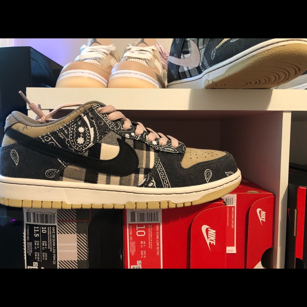 Travis Scott SB dunk size 10
